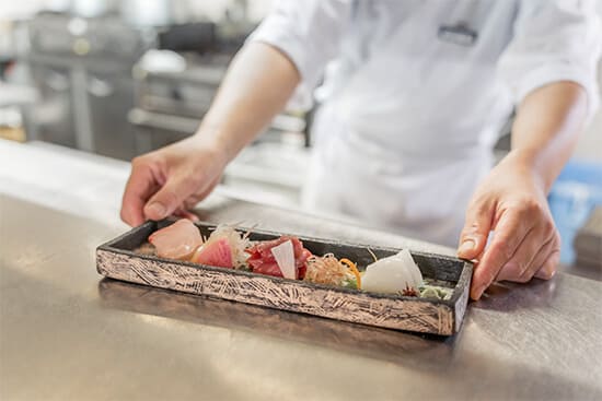 接方来 京都タワー店 正社員の仕事風景