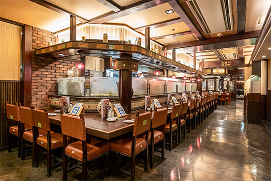 酔心 京都駅前店 正社員の仕事風景