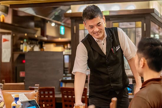 酔心 京都駅前店 正社員の仕事風景