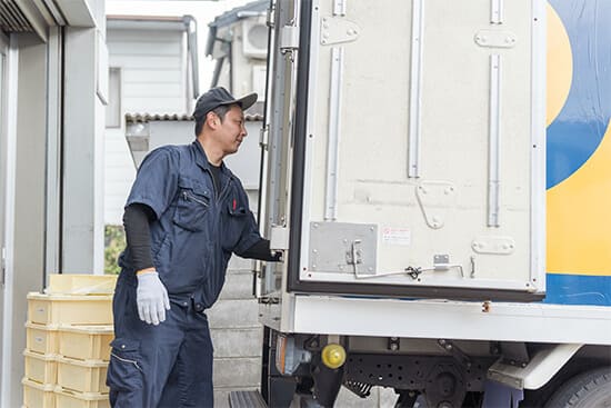 まゆずみフードファクトリー 正社員の仕事風景