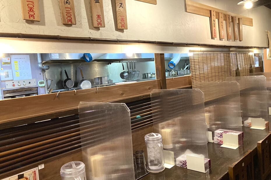 ラーメン 杉千代の内観